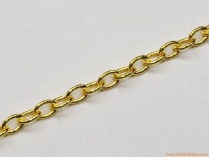 Cadena dorada ancho 3,3mm