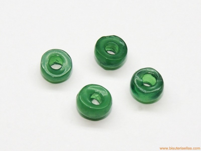 Donut irregular de resina 7mm paso 2,5mm verde