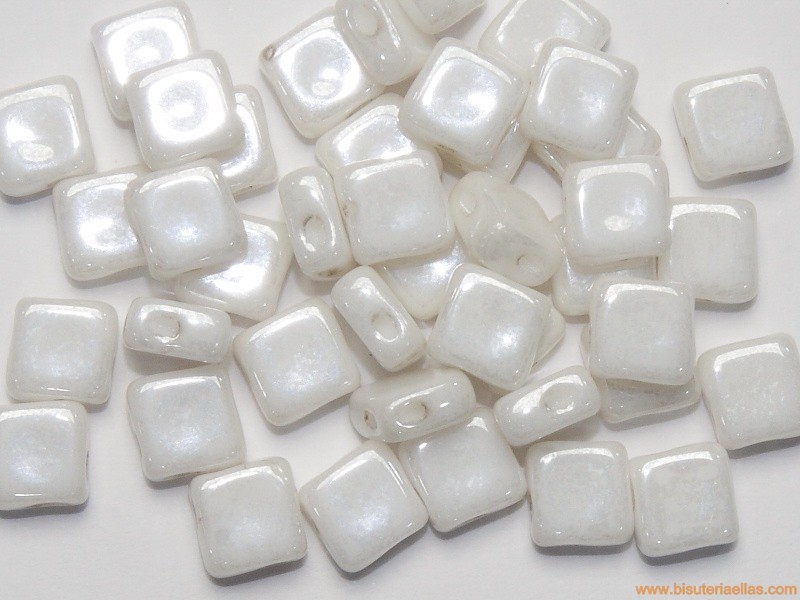 Rocalla Silky Bead 6x6mm blanco cerámico