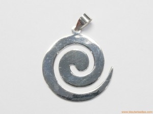 Colgante espiral en plata 33mm