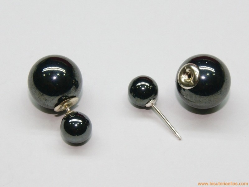 Pendiente doble bola Ø8-13mm en plata y resina hematite