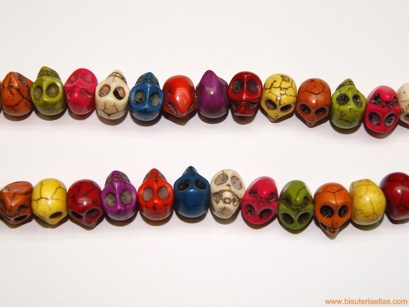 Calavera de polvo de turquesa 13mm taladro horizontal colores surtidos